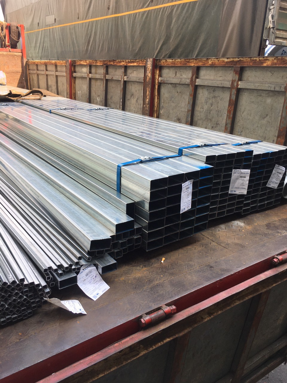 Bảng B&aacute;o Gi&aacute; Th&eacute;p Hộp Chữ Nhật H&ograve;a Ph&aacute;t 20x40 Theo Độ D&agrave;y Mới Nhất H&ocirc;m Nay